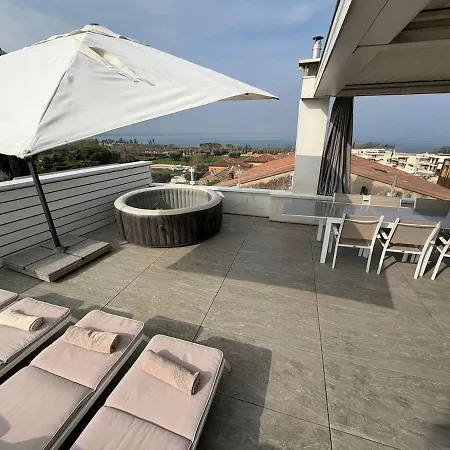 Vista Con Terrazza Esclusiva דירה לאזיסה