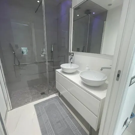 Vista Con Terrazza Esclusiva דירה לאזיסה