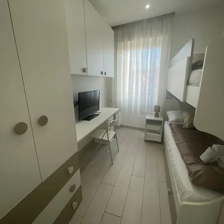 דירה Vista Con Terrazza Esclusiva לאזיסה